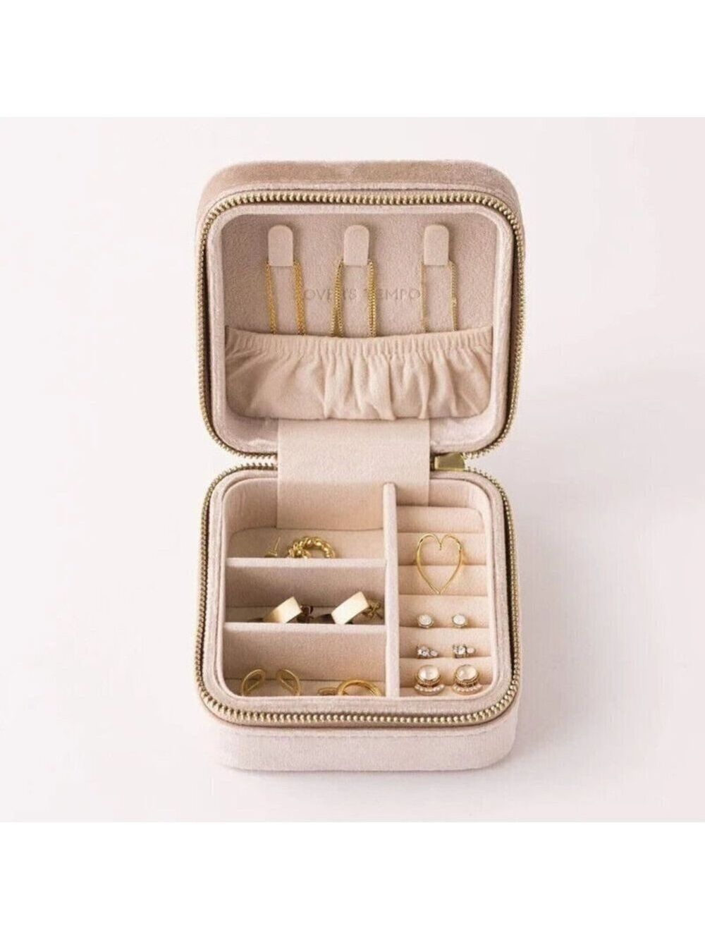 Velvet Jewelry Storage / Travel Box Creme